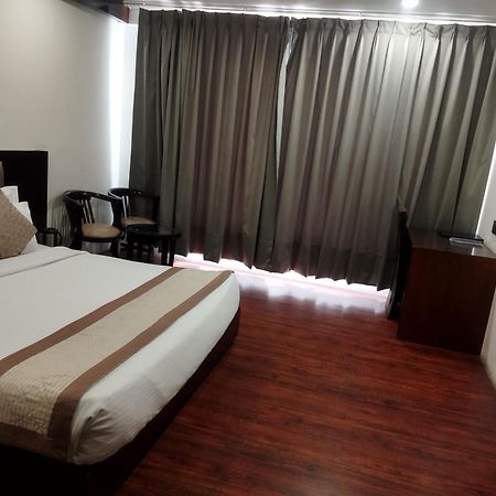 Tgi Apple Inn Jaipur Bagian luar foto