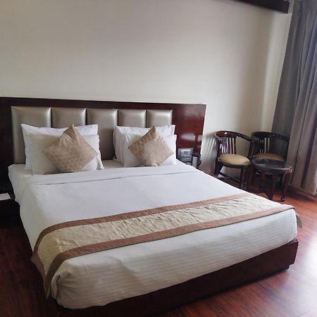 Tgi Apple Inn Jaipur Bagian luar foto