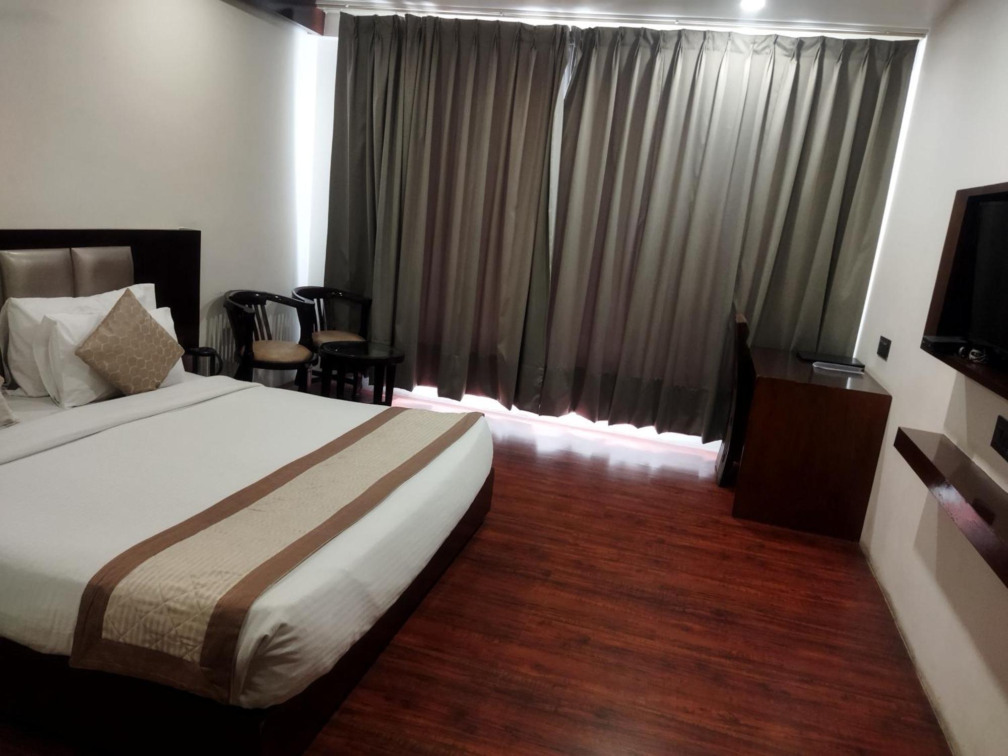 Tgi Apple Inn Jaipur Bagian luar foto