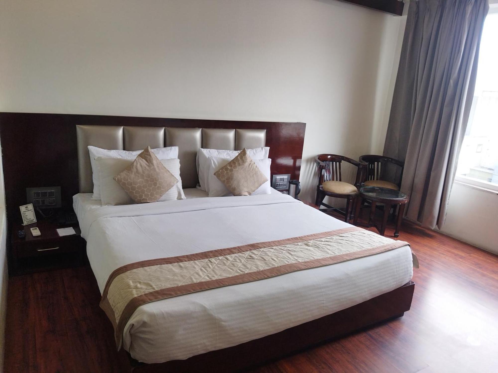 Tgi Apple Inn Jaipur Bagian luar foto