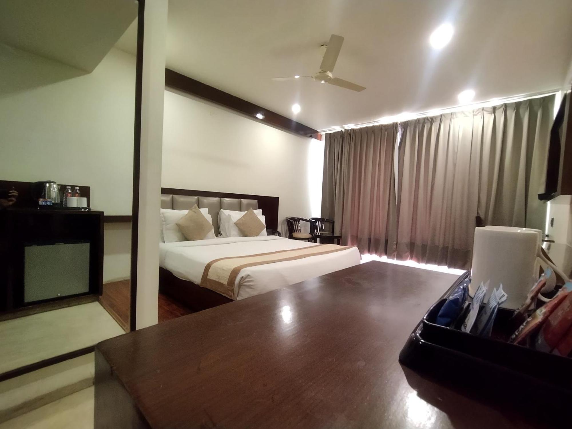 Tgi Apple Inn Jaipur Bagian luar foto