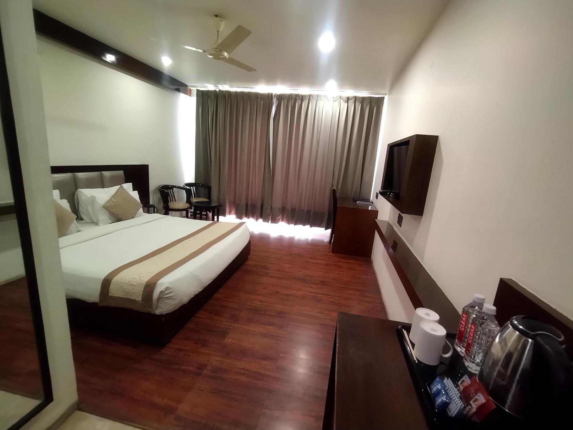Tgi Apple Inn Jaipur Bagian luar foto