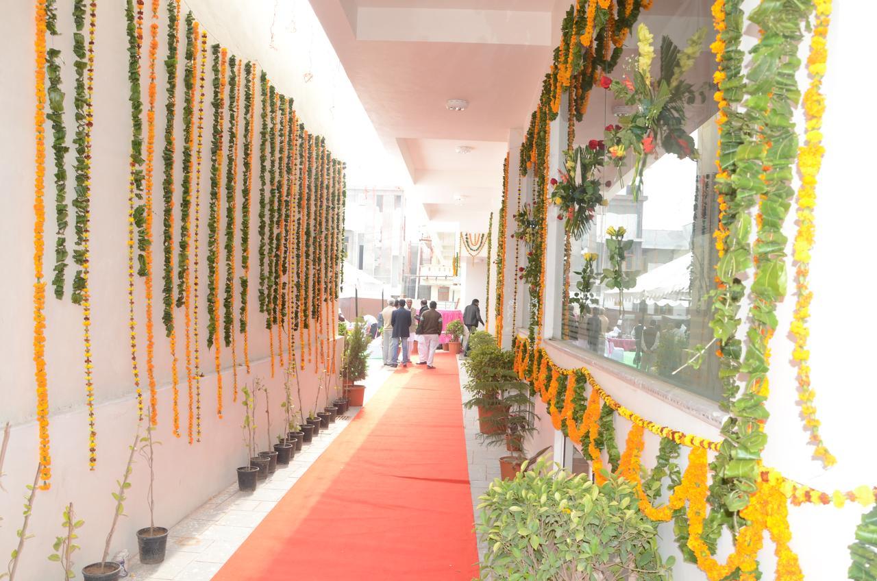 Tgi Apple Inn Jaipur Bagian luar foto