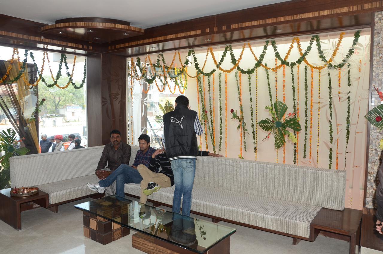 Tgi Apple Inn Jaipur Bagian luar foto