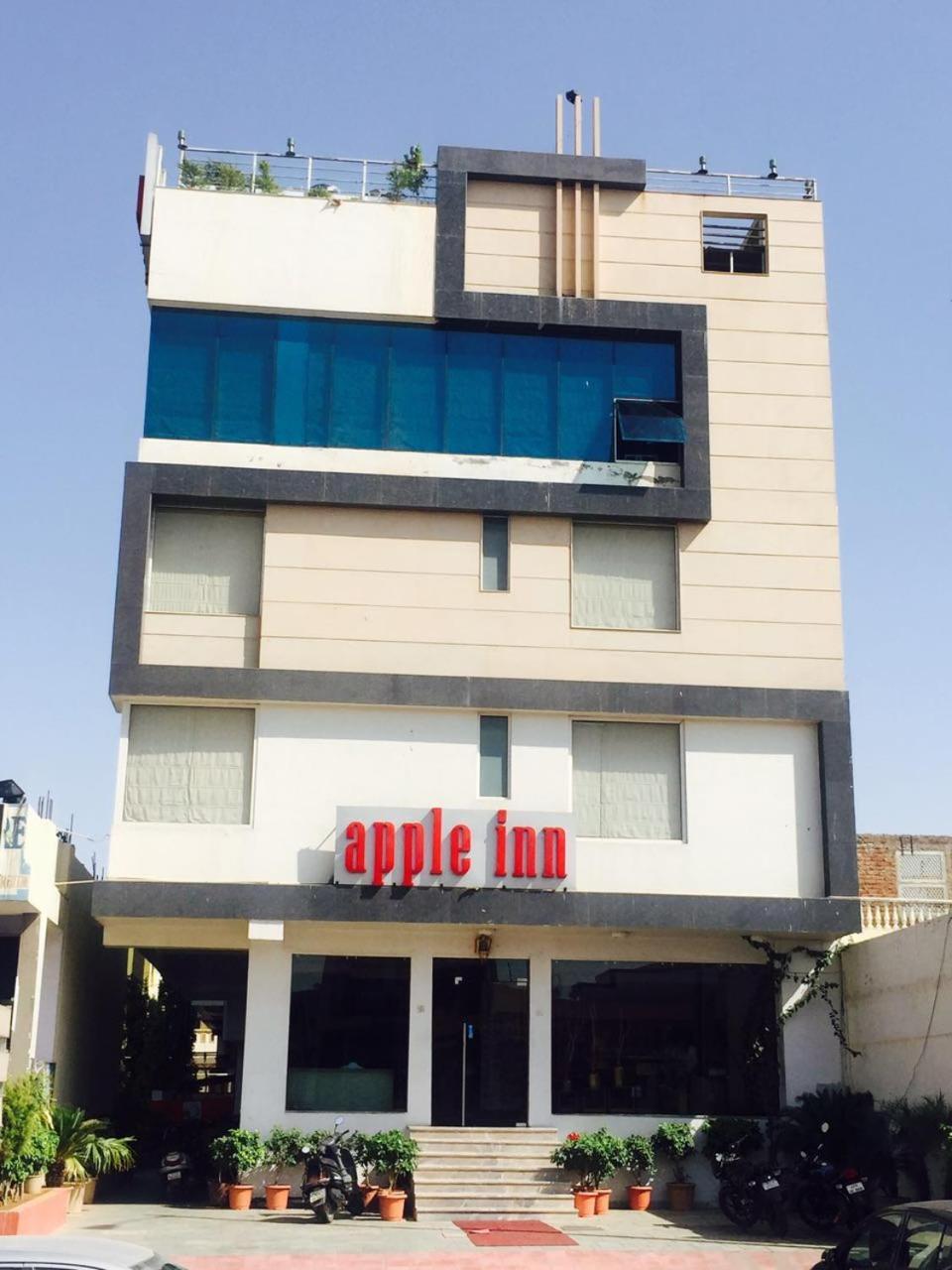 Tgi Apple Inn Jaipur Bagian luar foto